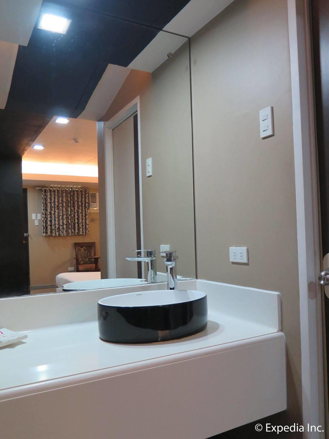 โรงแรม ลักกี9 บัดเจ็ท Tagum ภายนอก รูปภาพ