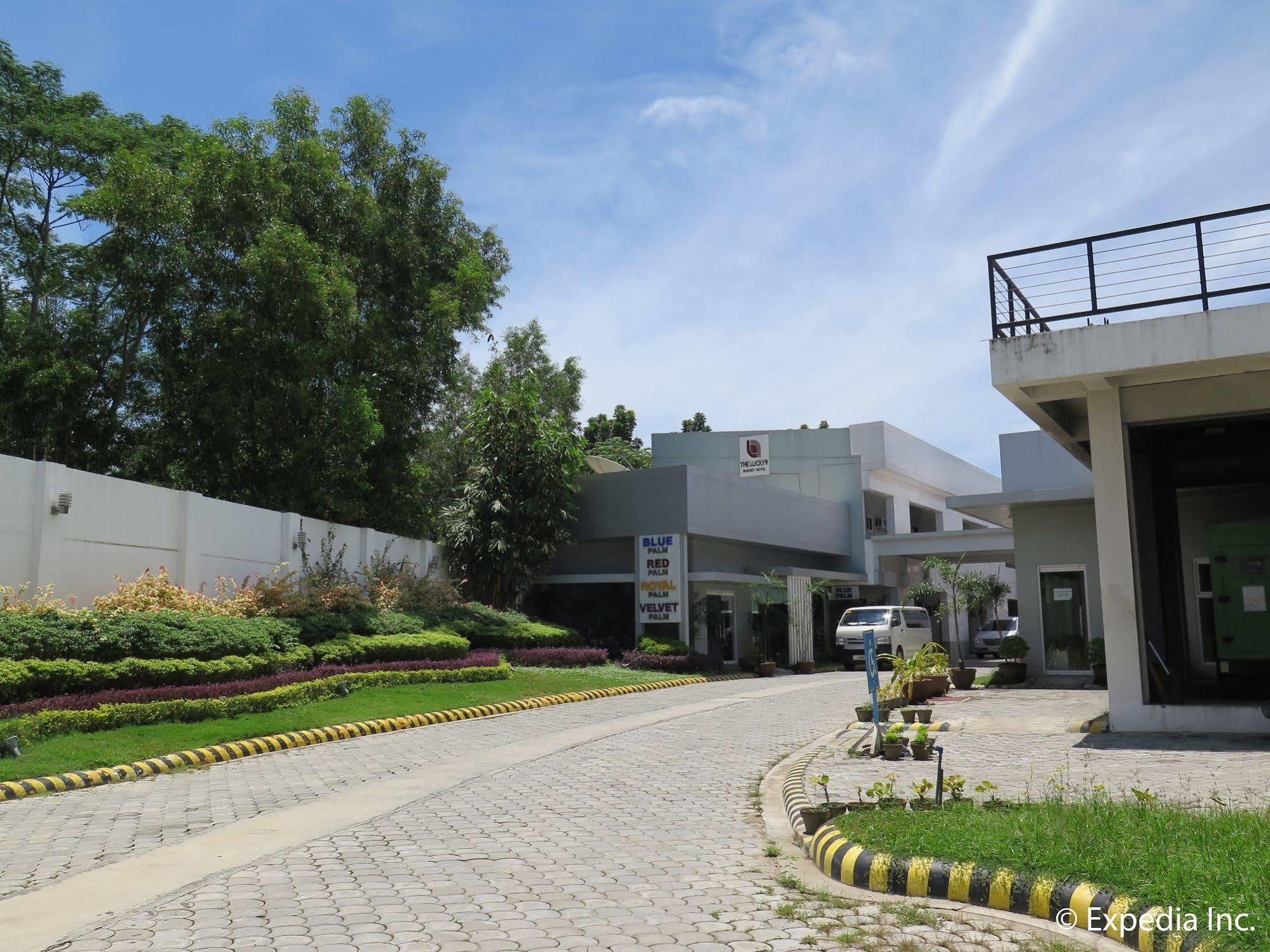 โรงแรม ลักกี9 บัดเจ็ท Tagum ภายนอก รูปภาพ